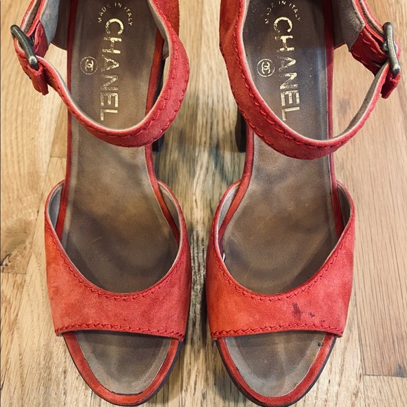 CHANEL Red Suede Wooden Platform Sandals (38) - Picture 8 of 16